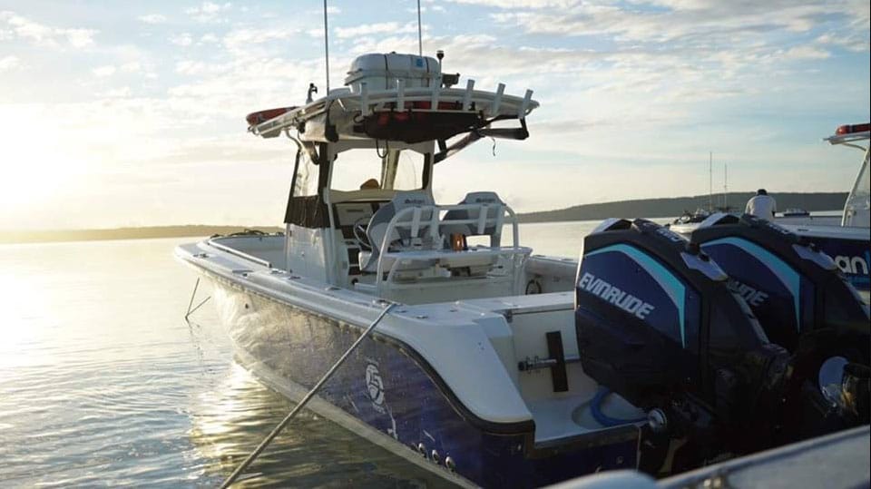 https://www.oceanbluefishing.com/magazine/wp-content/uploads/2019/06/safety_fishing_boat_gears.jpg