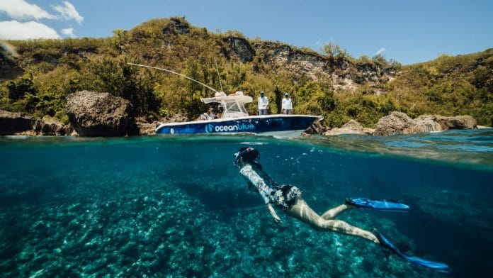 Travel Bubble Women Swimming Vanuatu