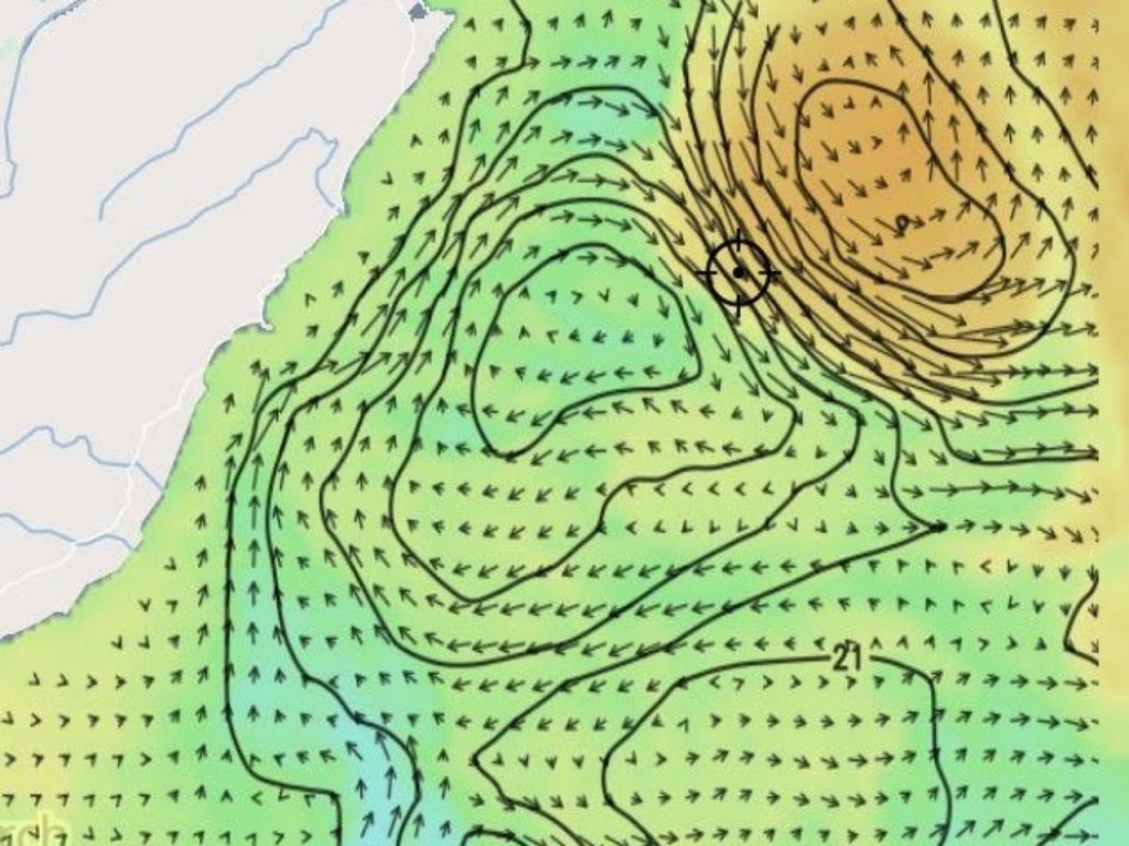 Top right is a downwelling, bottom left is an upwelling.