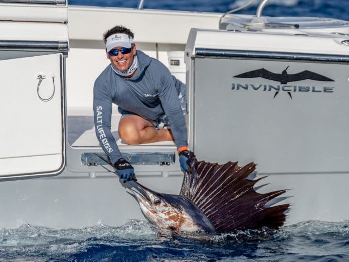 Invincible Catamaran 33' Fishing Boat