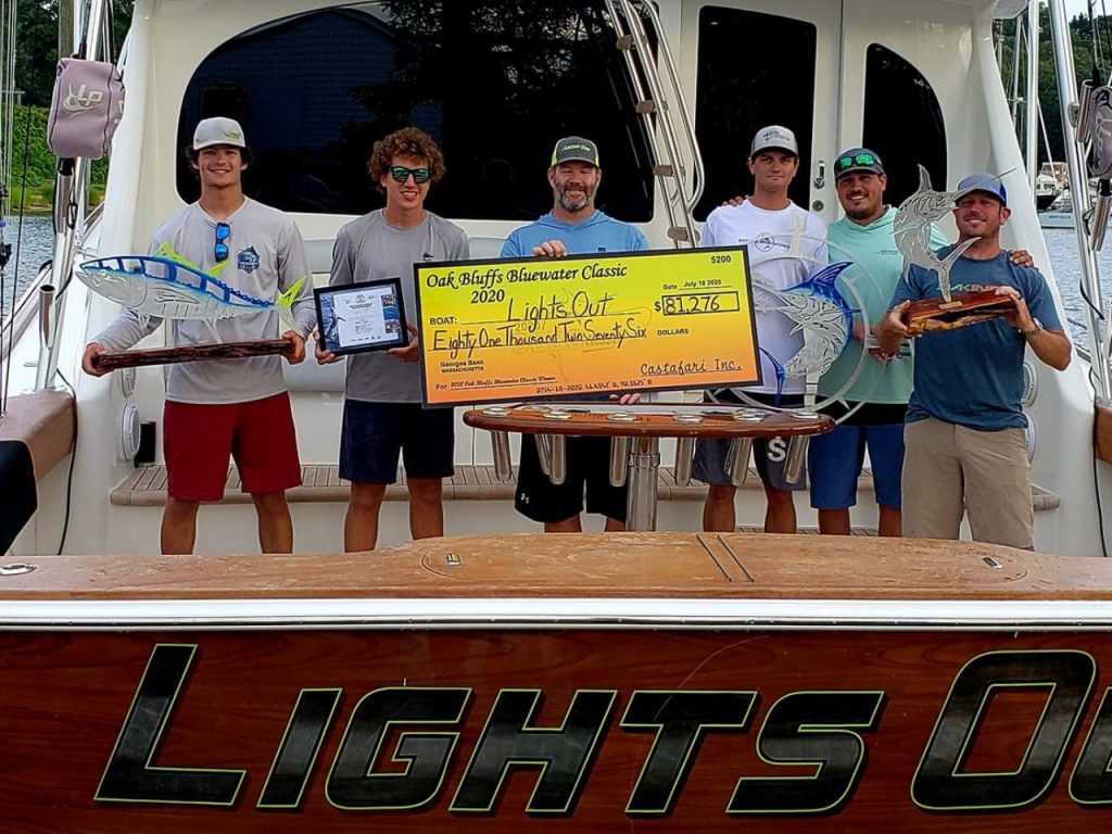 Lights-Out-Winners-of-Oak-Bluffs-Bluewater-Classic-Sport-Fishing-Championships