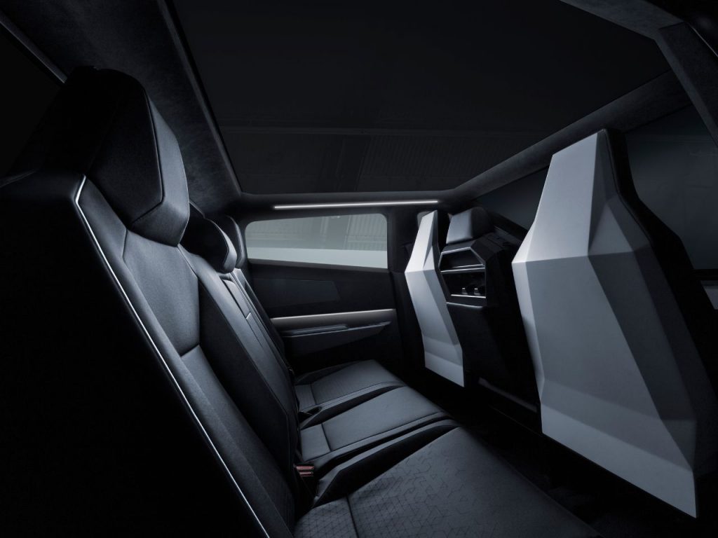 Inside-Tesla-Cybertruck-6-seats