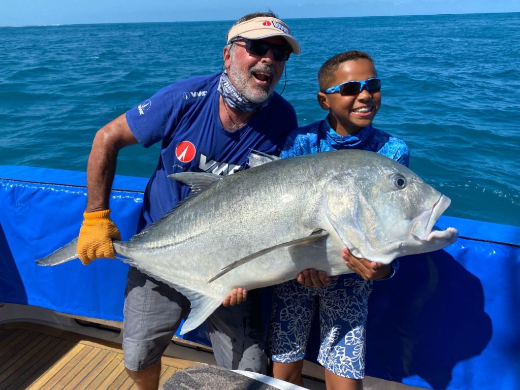 Giant-Trevally-Fishing