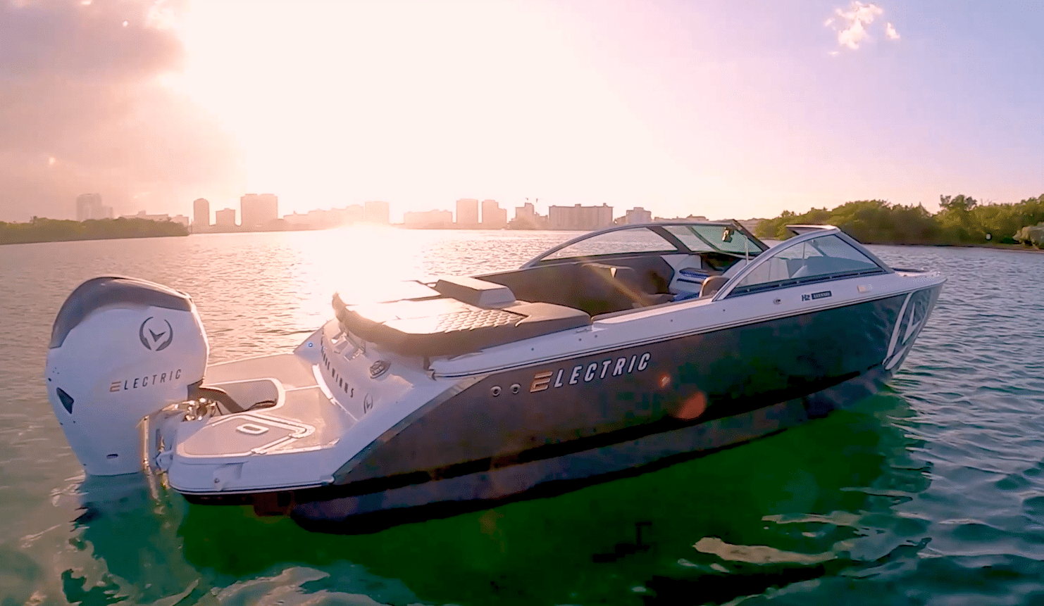 Vision Marine Technologies E-motion 180E: Power Redefined | Ocean Blue ...