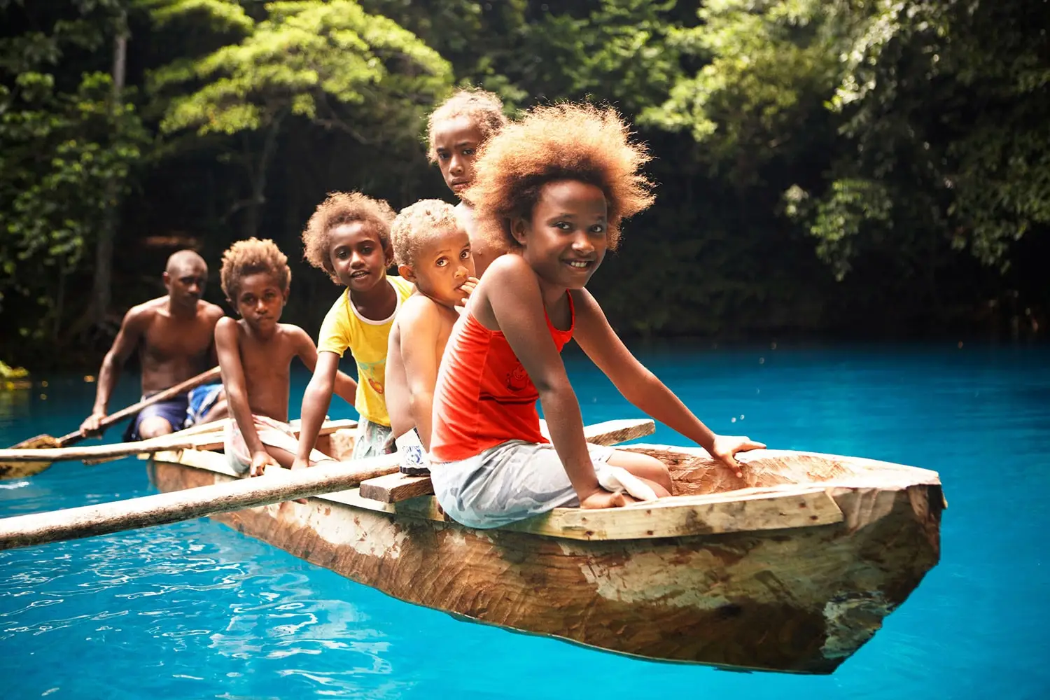 Vanuatu Kayaking, Vanuatu Kids on Canoe